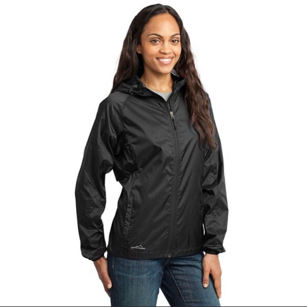 Eddie Bauer® Women's Packable Wind Jacket (M)